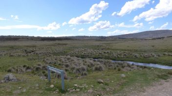 kosciuszko-national-park-nsw-long-plain-road