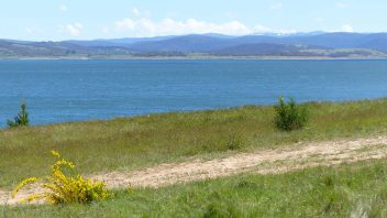 adaminaby-nsw-surroundings